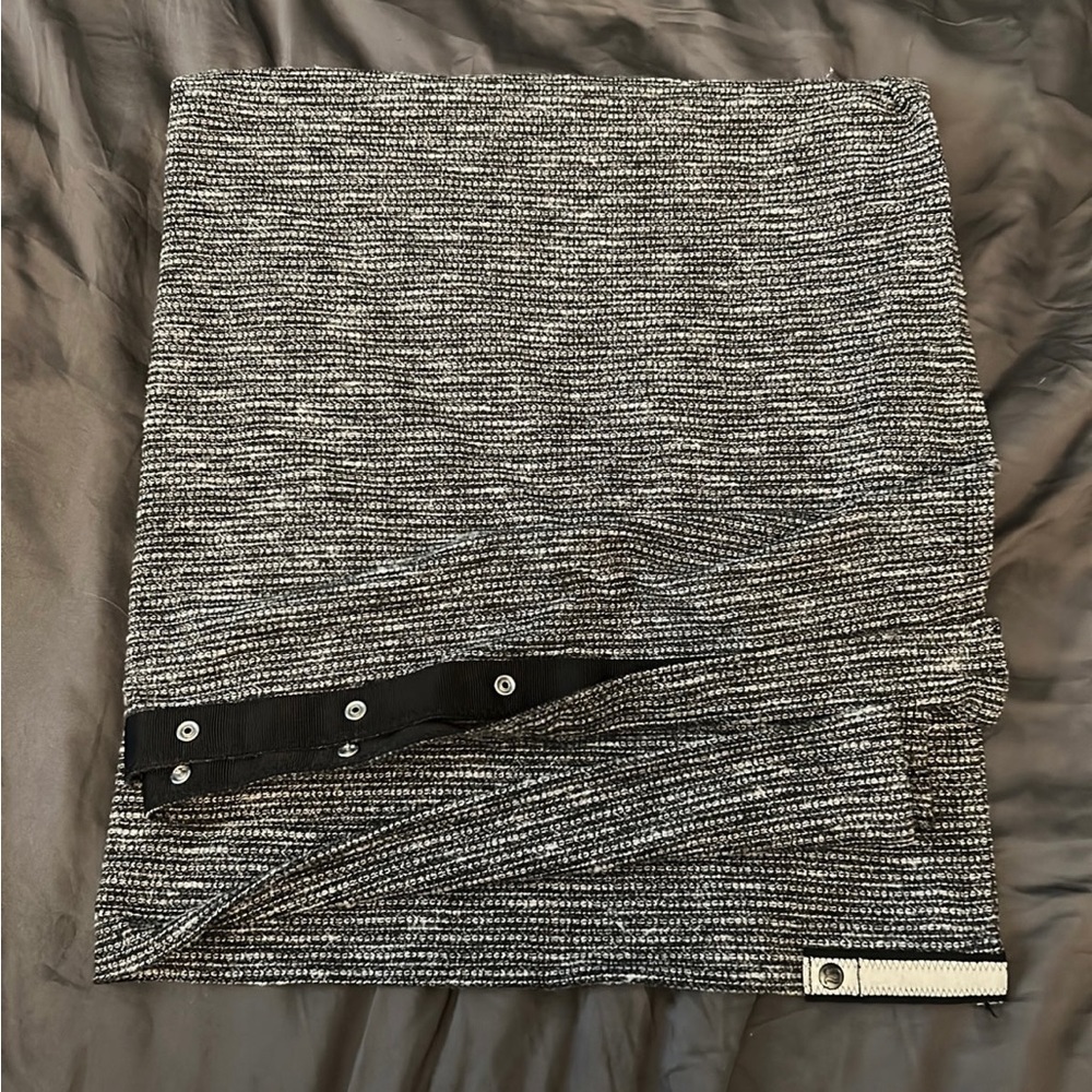 Lululemon herringbone vinyasa scarf black gray